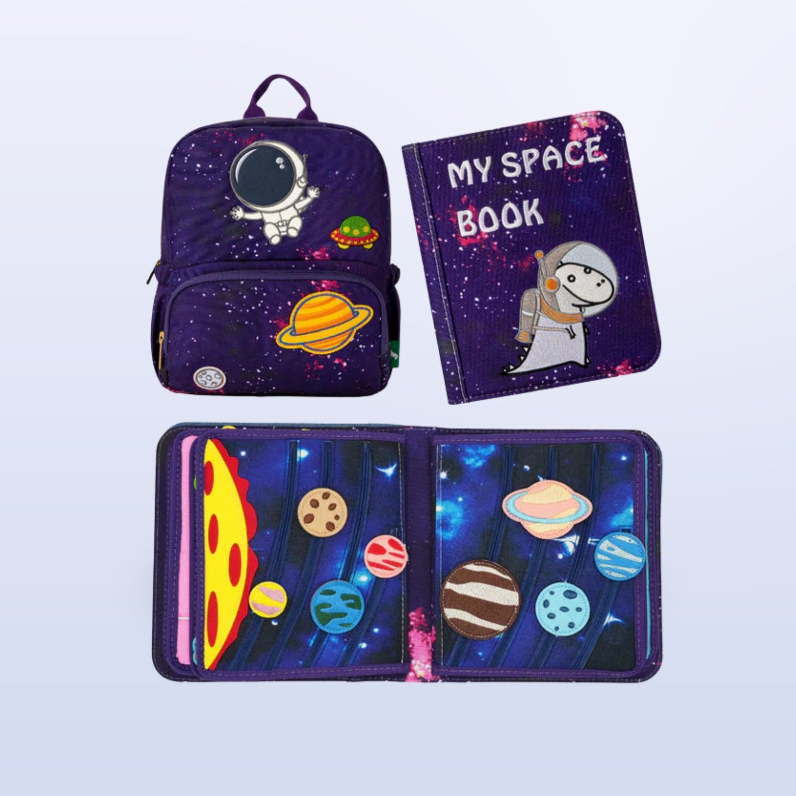 Weltraum Montessori Quiet Book mit lila Galaxie-Rucksack und aufgeschlagener Sonnensystem-Seite auf sanftem Weltraum-Hintergrund – komplettes Set ab 3 Jahren