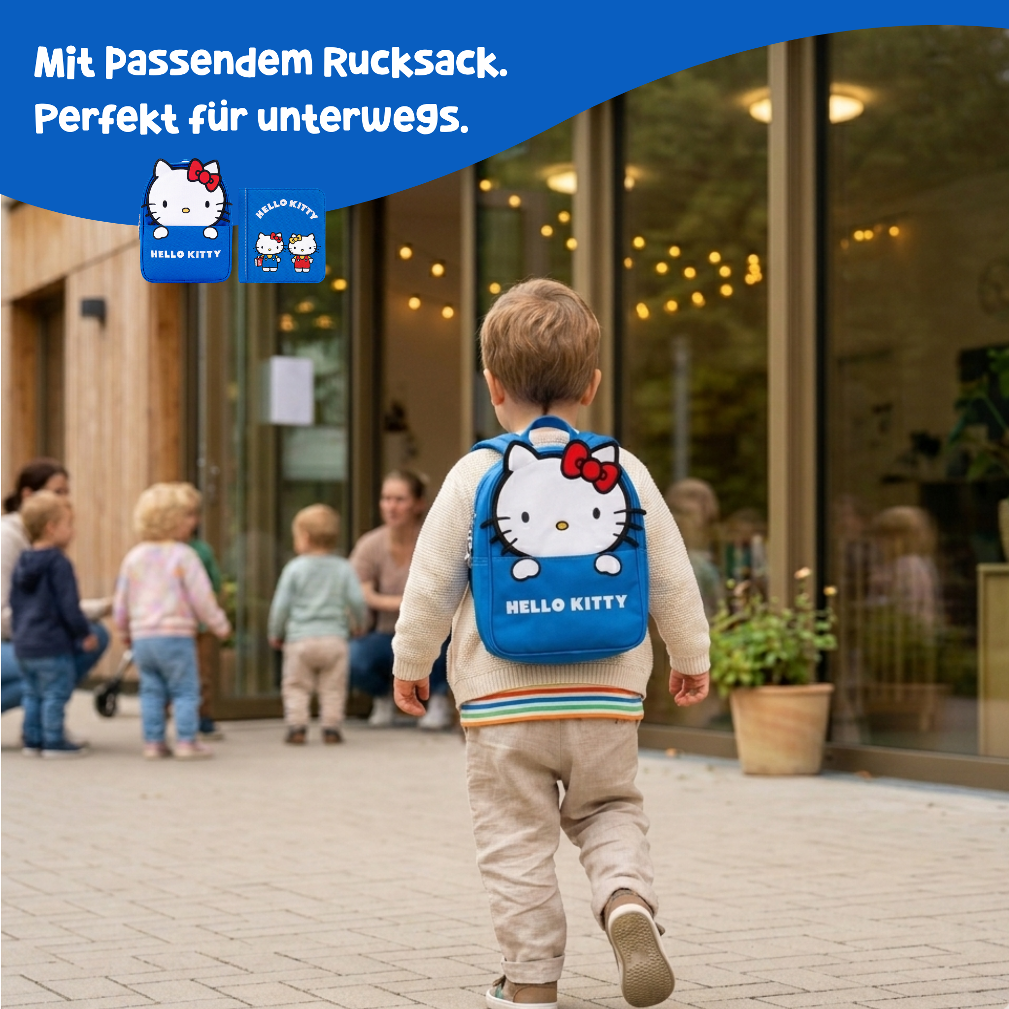 Kleinkind trägt den blauen Hello Kitty-Rucksack unterwegs – Quiet Book mit passendem Rucksack ab 1 Jahr