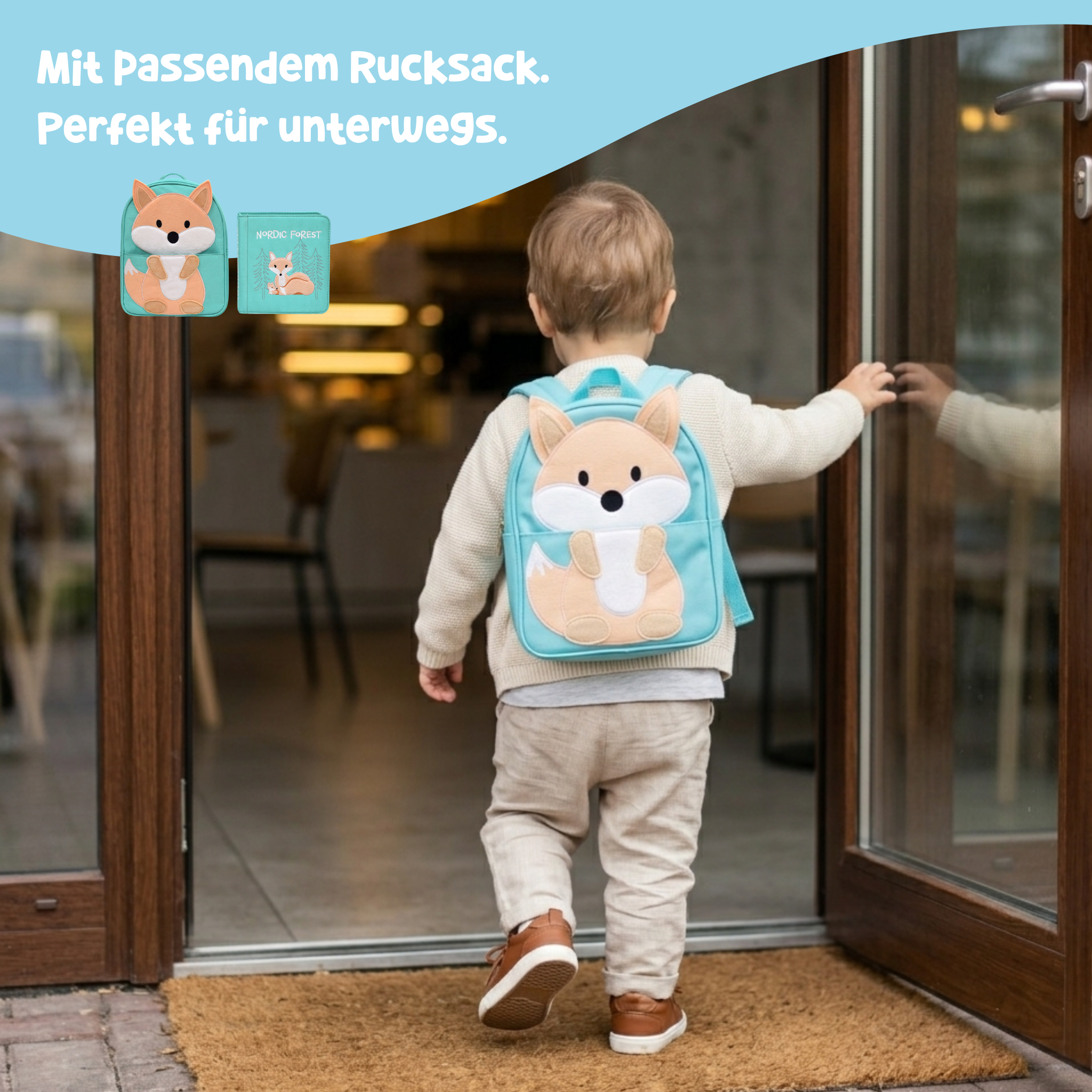 Kleinkind trägt den Nordic Forest Fuchs-Rucksack unterwegs – Quiet Book mit passendem Rucksack, ideal für unterwegs ab 1 Jahr